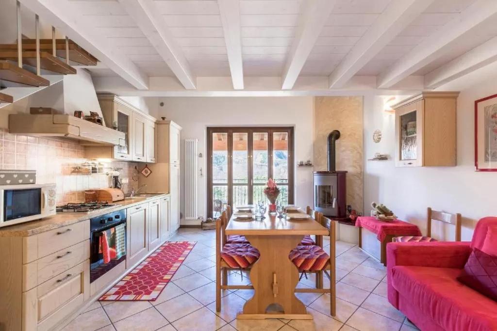 Casa Vacanze Rosalba Ferrara di Monte Baldo Εξωτερικό φωτογραφία