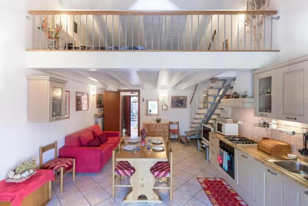 Casa Vacanze Rosalba Ferrara di Monte Baldo Εξωτερικό φωτογραφία
