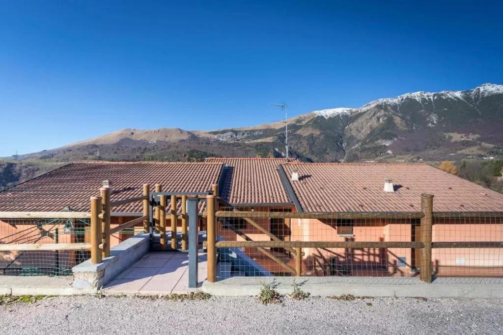Casa Vacanze Rosalba Ferrara di Monte Baldo Εξωτερικό φωτογραφία