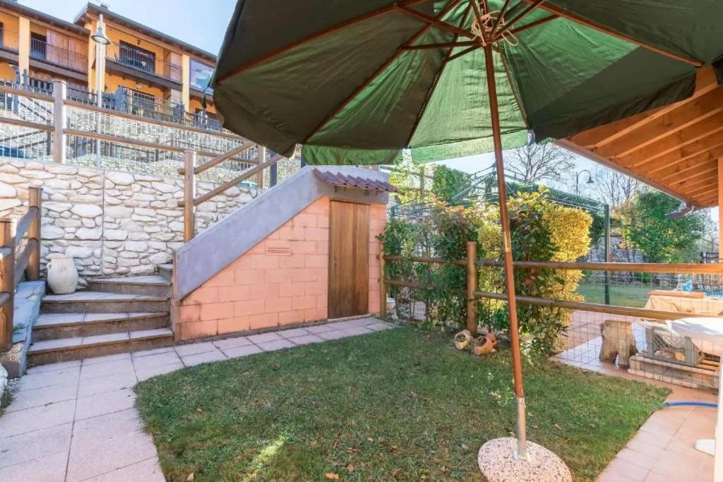 Casa Vacanze Rosalba Ferrara di Monte Baldo Εξωτερικό φωτογραφία