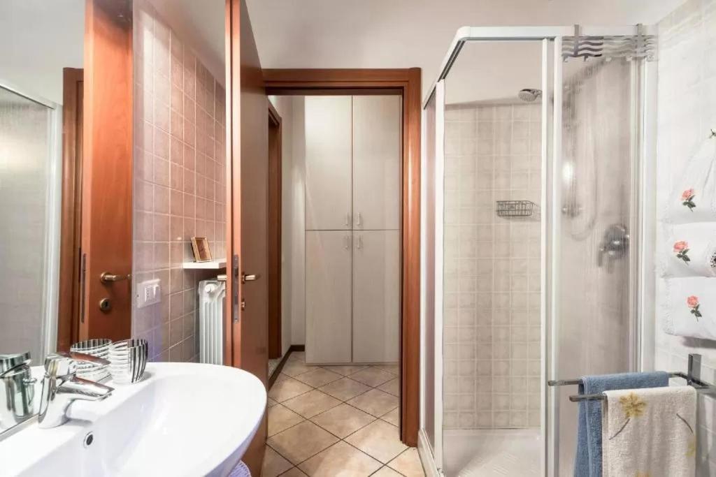 Casa Vacanze Rosalba Ferrara di Monte Baldo Εξωτερικό φωτογραφία