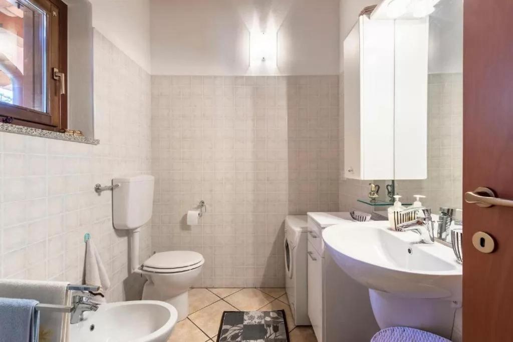 Casa Vacanze Rosalba Ferrara di Monte Baldo Εξωτερικό φωτογραφία
